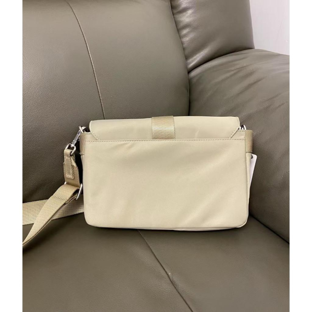 【LUNA-K】Lululemon 多口袋牛津布 郵差包 斜垮包＊24x15x5.5cm。B50903-細節圖6