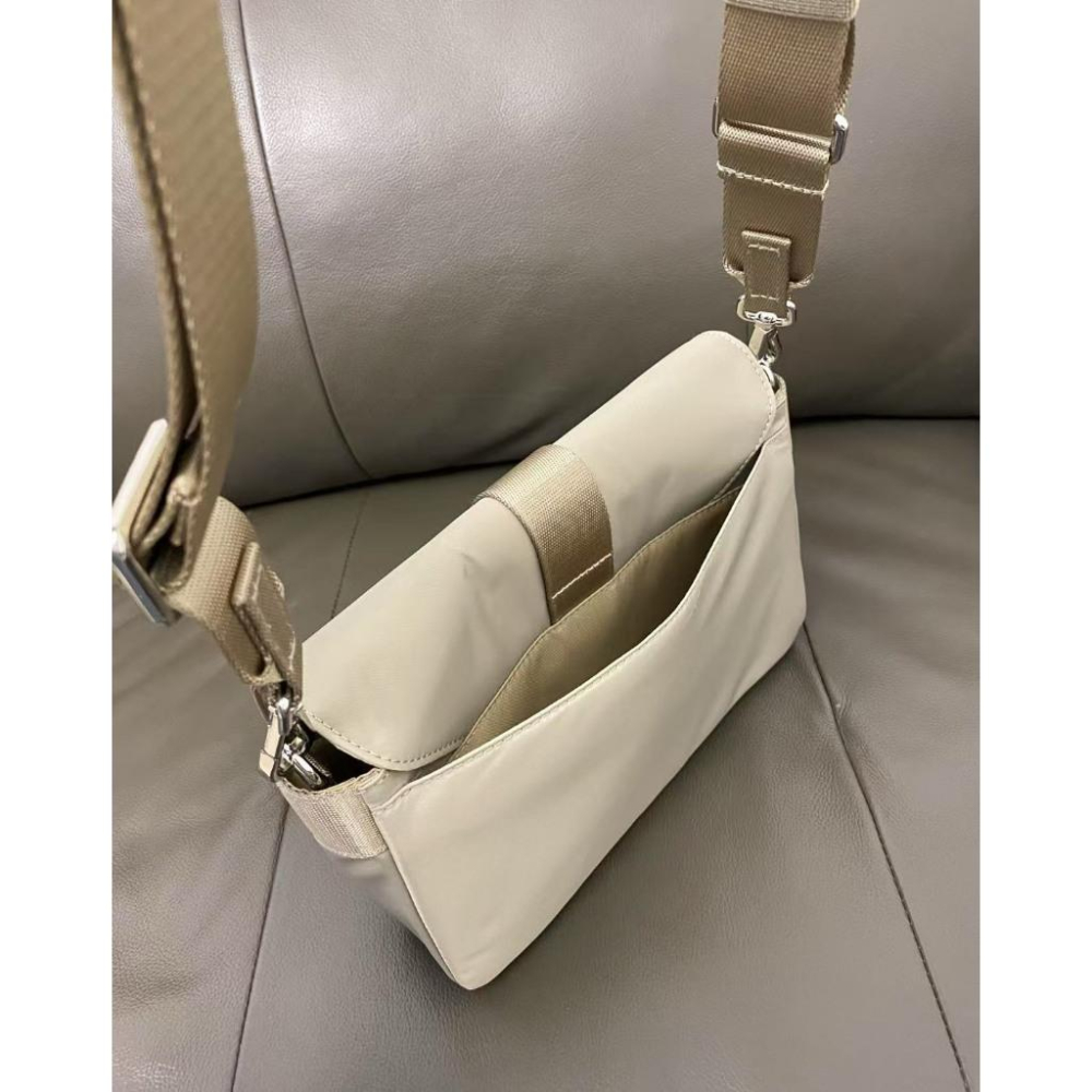 【LUNA-K】Lululemon 多口袋牛津布 郵差包 斜垮包＊24x15x5.5cm。B50903-細節圖7