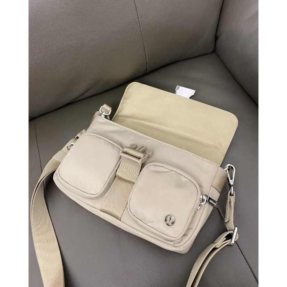 【LUNA-K】Lululemon 多口袋牛津布 郵差包 斜垮包＊24x15x5.5cm。B50903-細節圖8