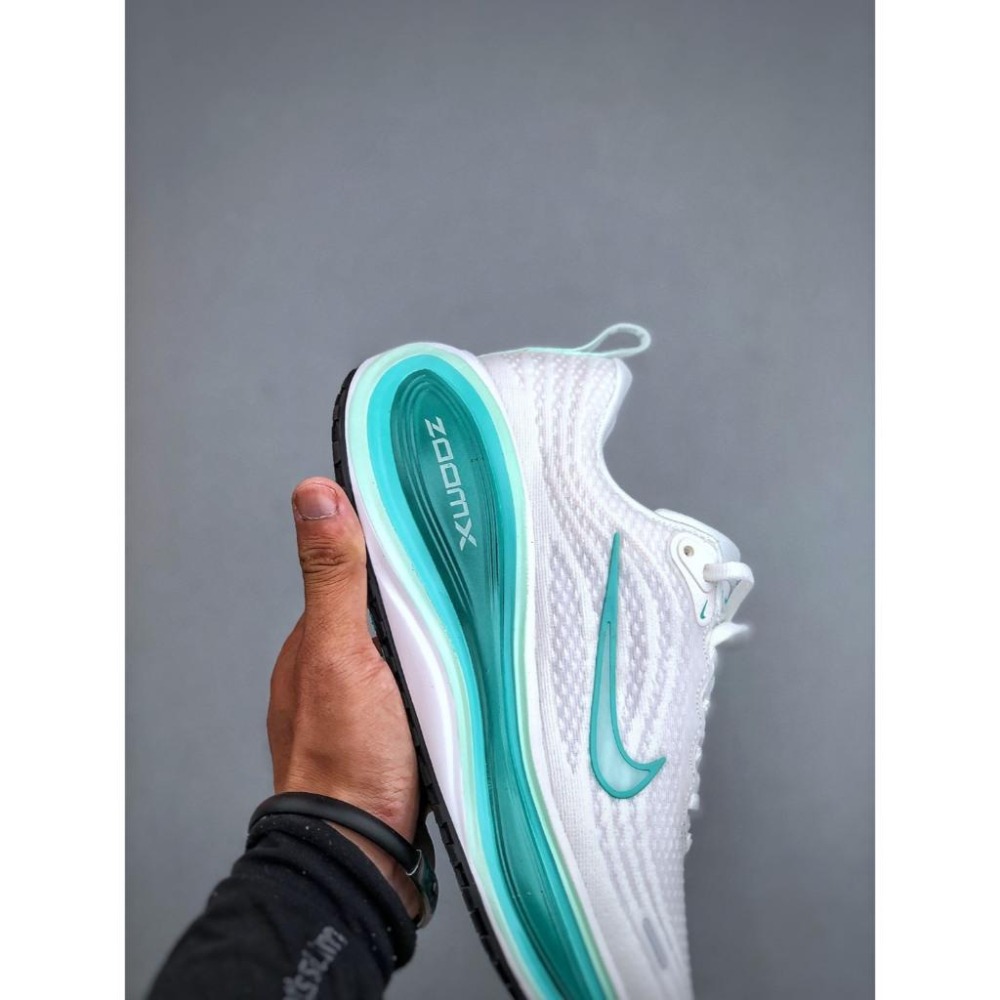 【LUNA-K】Nike Vomero Plus Run 舒適緩震運動慢跑鞋＊US 5.5~12。A50920-細節圖5
