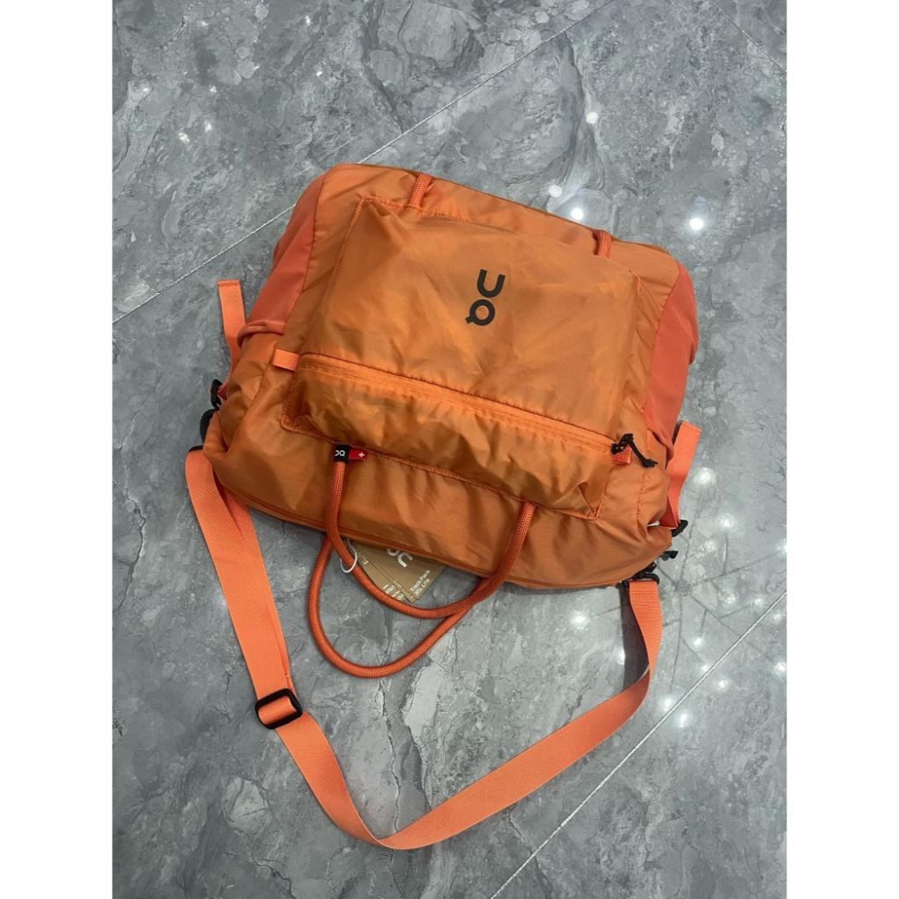 【LUNA-K】On昂跑 Track Pack Lite系列 35L 斜背包 3色＊42x28x12cm。B51002-細節圖5