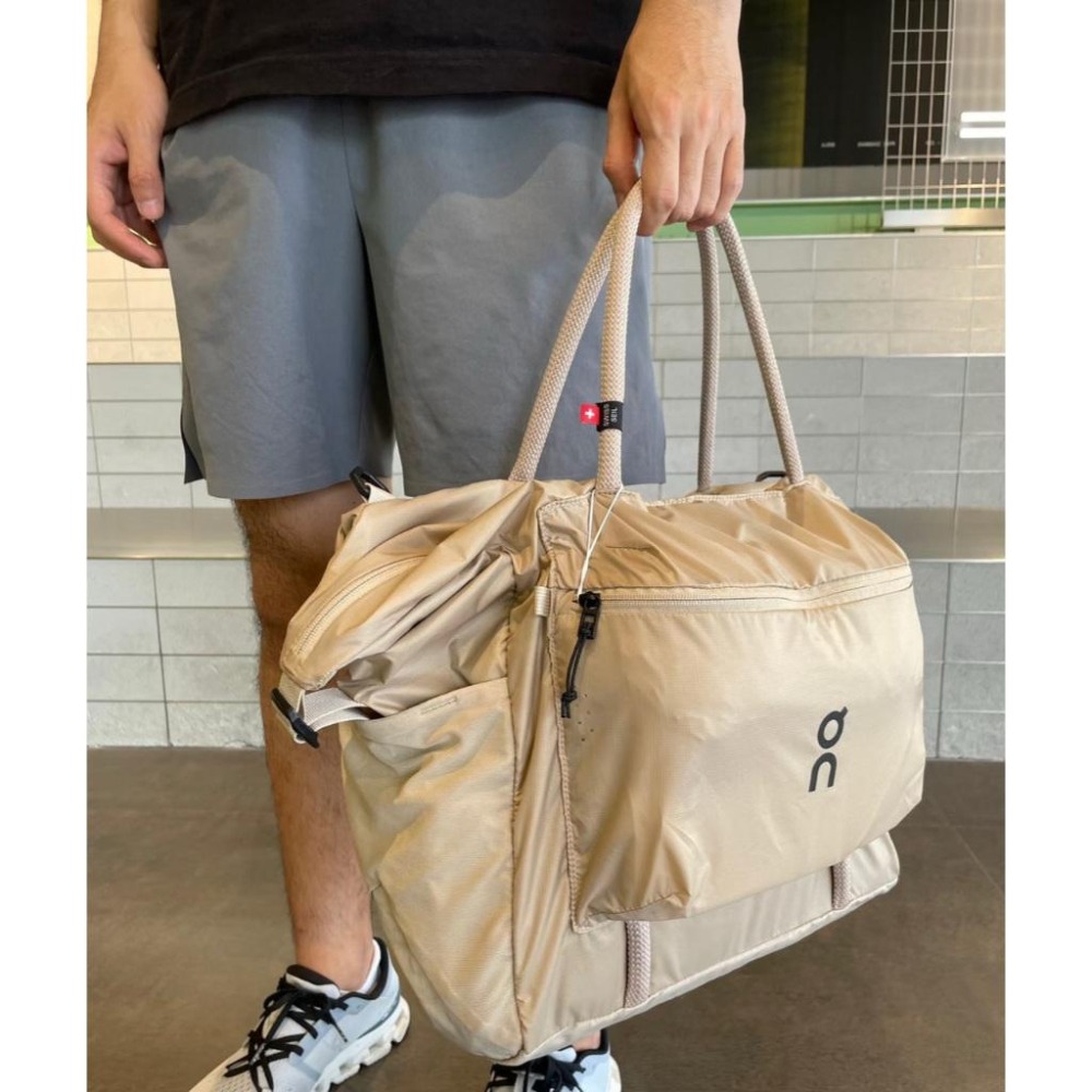 【LUNA-K】On昂跑 Track Pack Lite系列 35L 斜背包 3色＊42x28x12cm。B51002-細節圖8