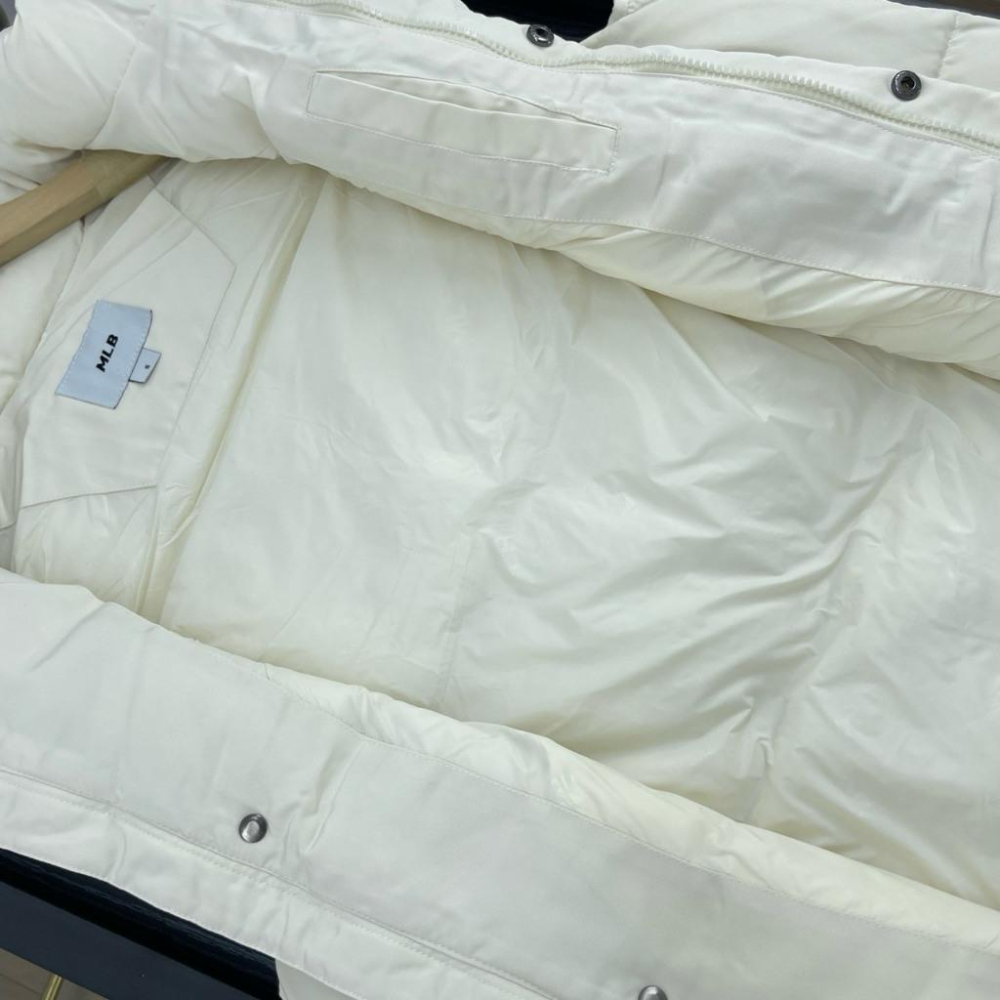 【LUNA-K】MLB 25年新款紐約洋基隊LOGO圖紋羽絨背心 黑色 白色 綠色＊S-XL。C50925-細節圖8