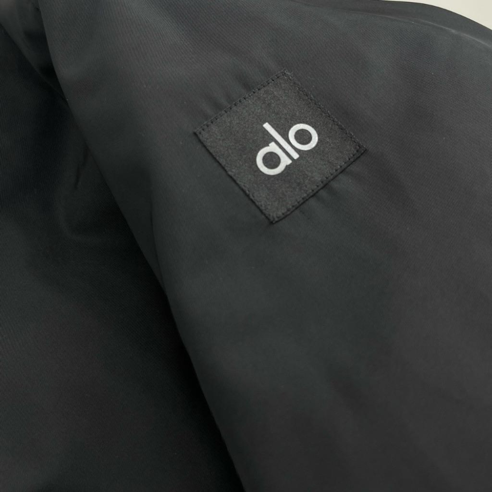 【LUNA-K】alo yoga 25年新款圓領長袖中性風飛行夾克 黑色 酒紅 ＊S-XL。C50924-細節圖8