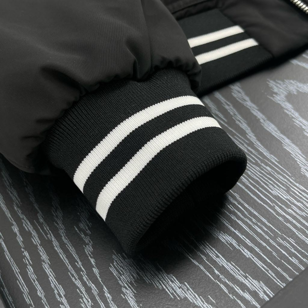 【LUNA-K】alo yoga 25年新款圓領長袖中性風飛行夾克 黑色 酒紅 ＊S-XL。C50924-細節圖9