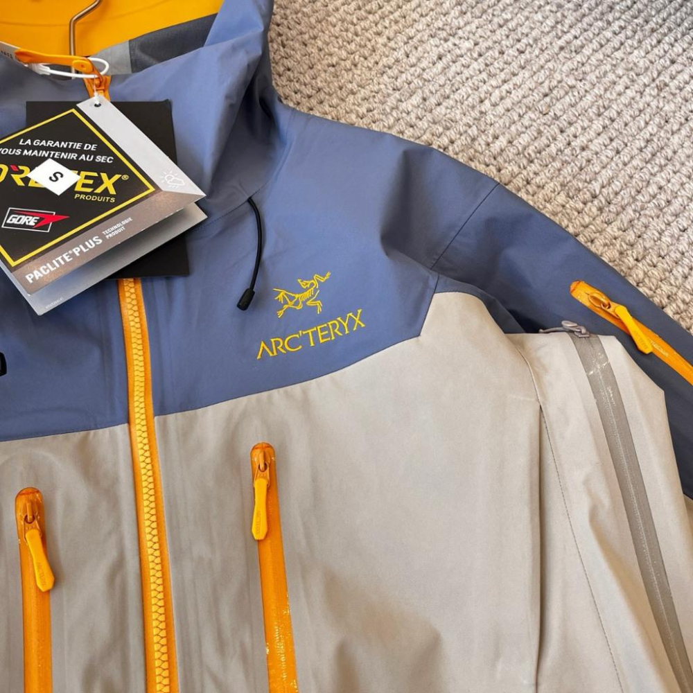 【LUNA-K】ARC＇TERYX 25年蛇年限定款防水防風衝鋒外套＊S-2XL。C50812-細節圖4