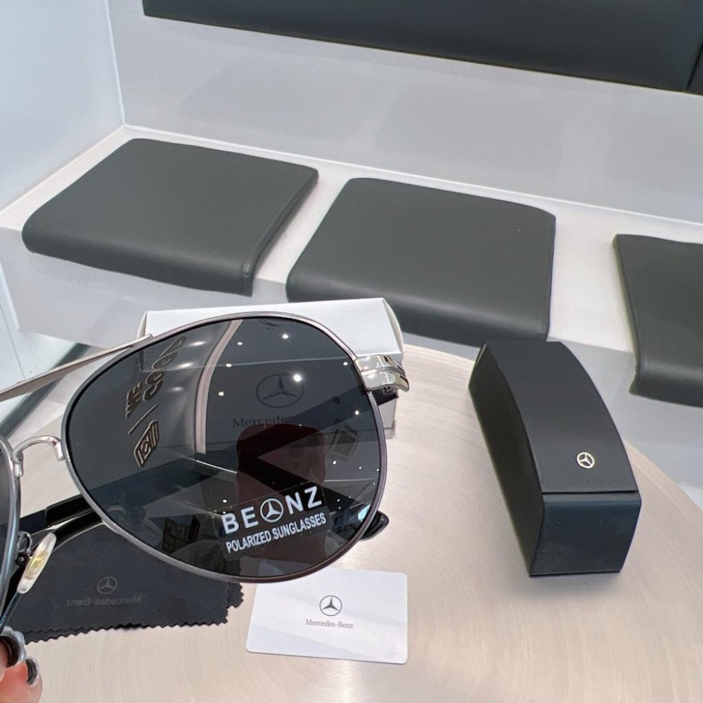 【LUNA-K】BENZ 賓士 鈦金屬偏光太陽眼鏡 深藍色。E50409-細節圖3