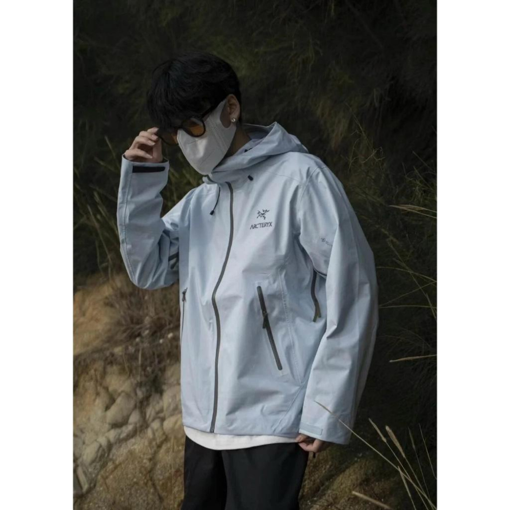 【LUNA-K】ARC＇TERYX 25年秋季新款防水防風連帽衝鋒外套 黑色 軍綠 淺藍＊M-3XL。C50828-細節圖3