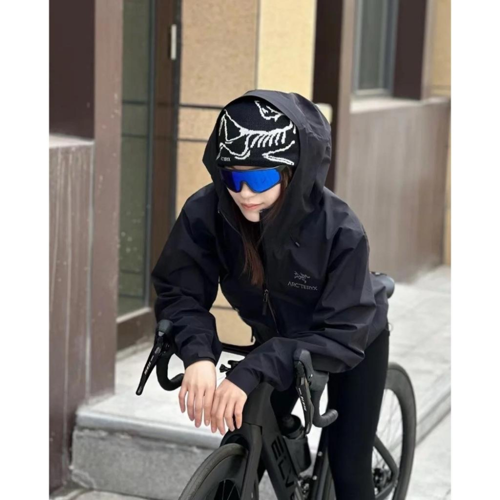 【LUNA-K】ARC＇TERYX 25年秋季新款防水防風連帽衝鋒外套 黑色 軍綠 淺藍＊M-3XL。C50828-細節圖4