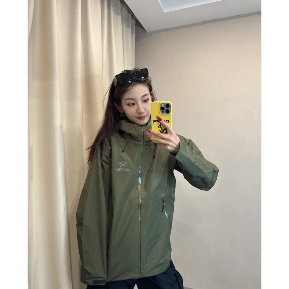【LUNA-K】ARC＇TERYX 25年秋季新款防水防風連帽衝鋒外套 黑色 軍綠 淺藍＊M-3XL。C50828-細節圖6