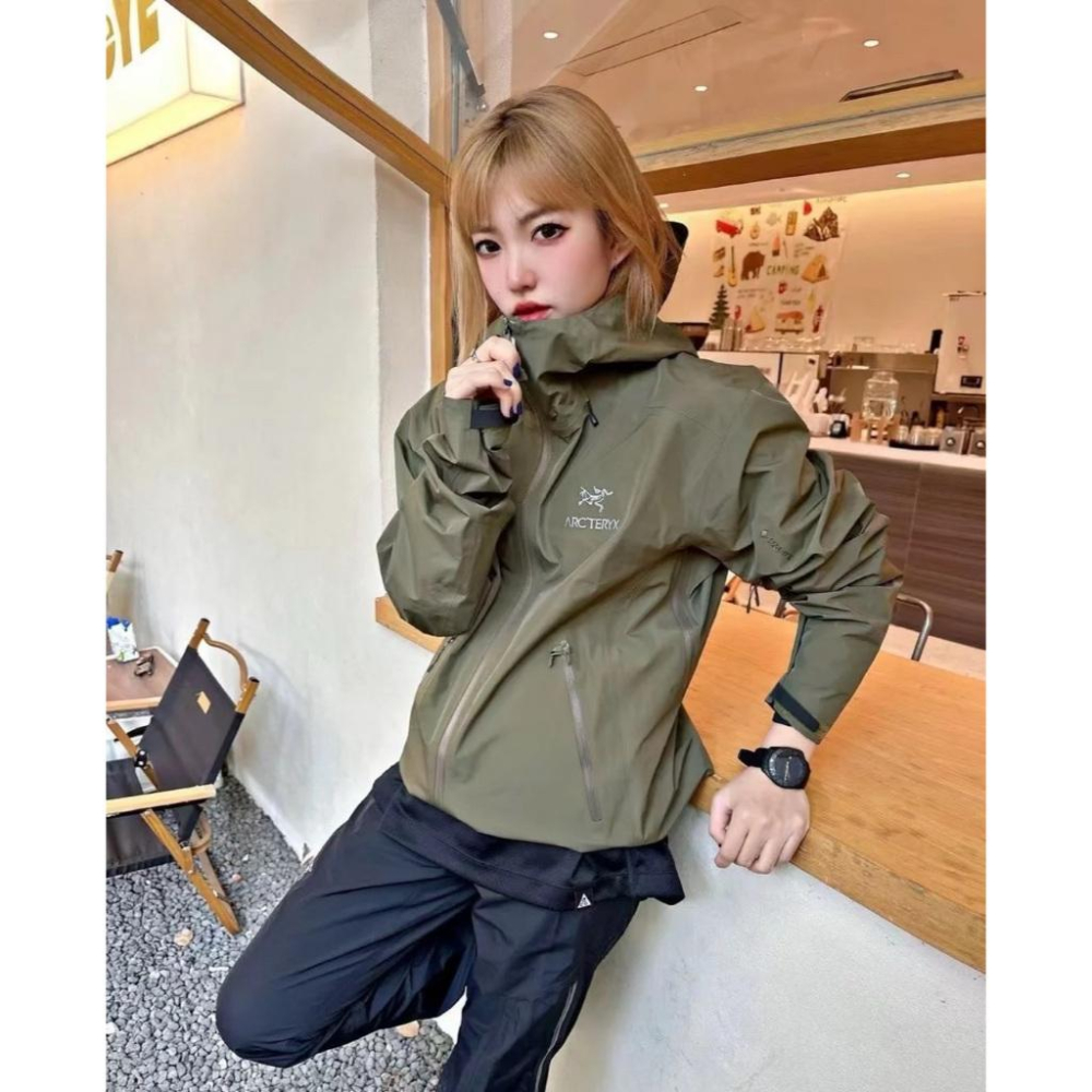 【LUNA-K】ARC＇TERYX 25年秋季新款防水防風連帽衝鋒外套 黑色 軍綠 淺藍＊M-3XL。C50828-細節圖9