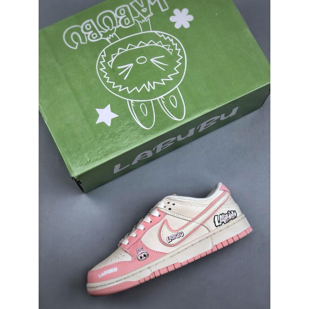 【LUNA-K】Nike  Dunk Low Retro LABUBU塗鴉休閒運動板鞋＊US 5.5~11。A50805-細節圖3