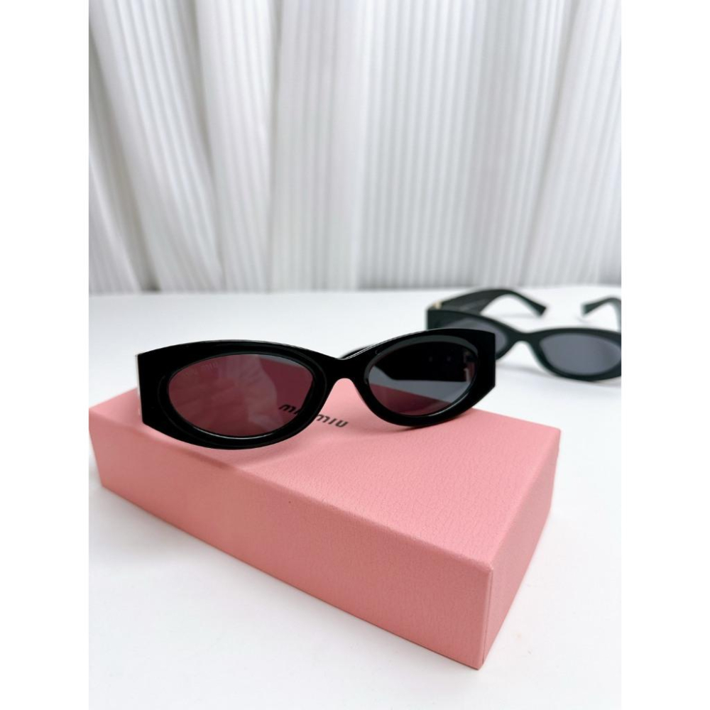 【LUNA-K】MIU MIU 25年新款11W純黑色太陽眼鏡。E50602-細節圖5