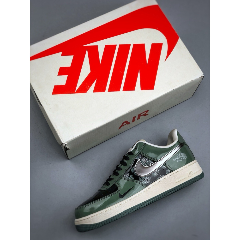 【LUNA-K】Nike Air Force 1 07 北臉聯名款軍綠漆皮休閒運動滑板鞋＊US 5.5~11。A5110-細節圖3