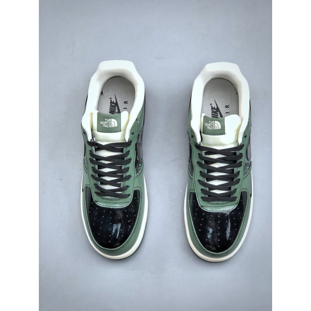 【LUNA-K】Nike Air Force 1 07 北臉聯名款軍綠漆皮休閒運動滑板鞋＊US 5.5~11。A5110-細節圖5
