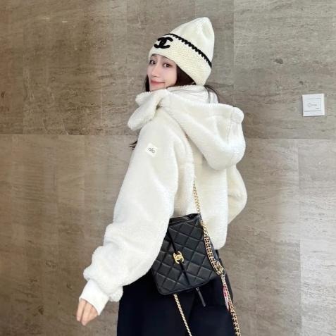 【玩衣櫥】alo yoga 秋冬刷毛絨外套 米白 黑 卡其＊S~L。51062A-細節圖3