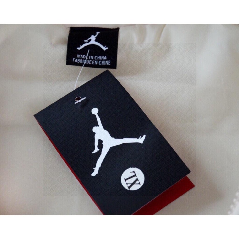 【玩衣櫥】JORDAN 飛行員連帽外套 黑色 米色＊M~2XL。50958A-細節圖5