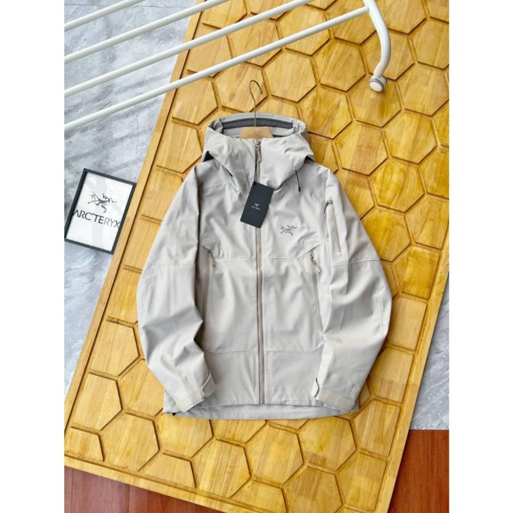 【玩衣櫥】Arc＇teryx SABRE JACKET 登山外套 白色 黑色 綠色 黃色＊S~2XL。50959A-細節圖6