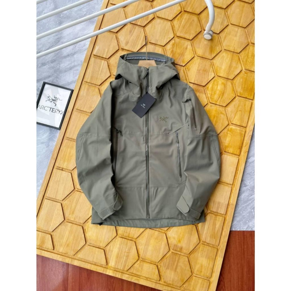 【玩衣櫥】Arc＇teryx SABRE JACKET 登山外套 白色 黑色 綠色 黃色＊S~2XL。50959A-細節圖8