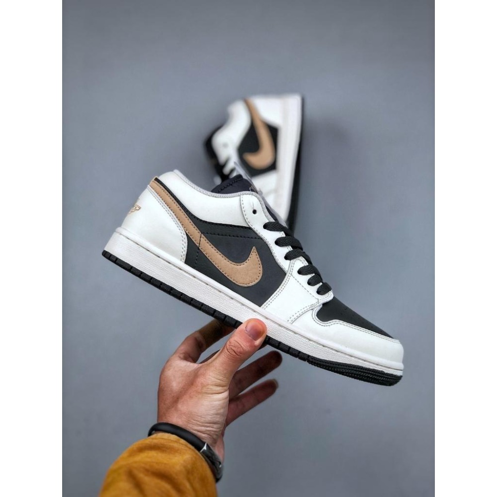 【玩衣櫥】AIR JORDAN 1 LOW 黑白金勾配色＊36~46。50882D-細節圖5