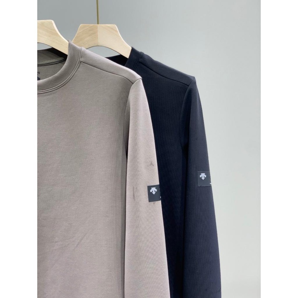 【玩衣櫥】DESCENTE 迪桑特 素面大學T恤 黑色 卡其＊L~4XL。50948A-細節圖4