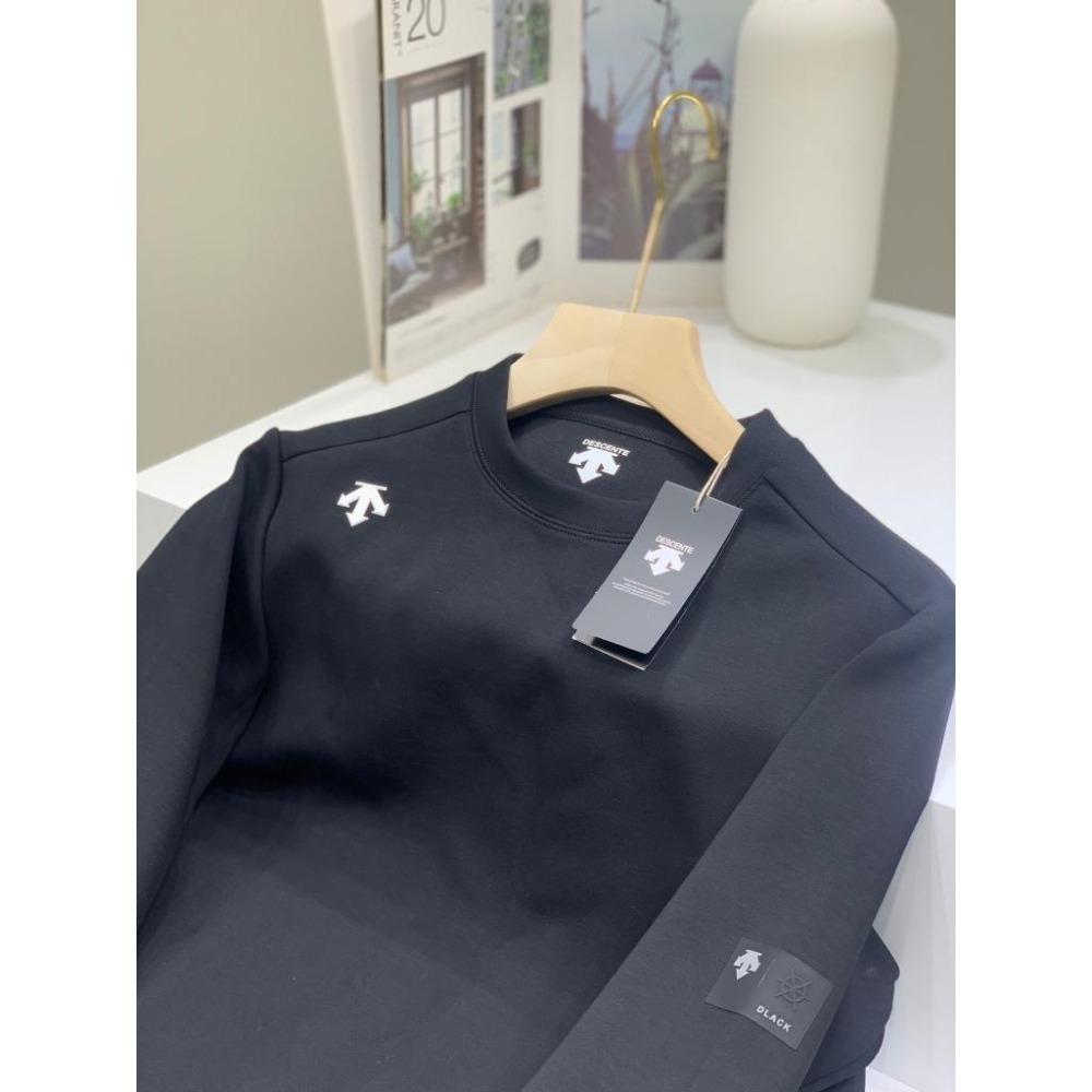 【玩衣櫥】DESCENTE 迪桑特 素面大學T恤 黑色 卡其＊L~4XL。50948A-細節圖9