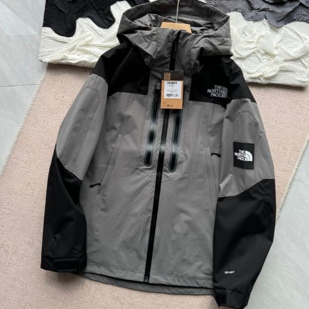 【玩衣櫥】THE NORTH FACE 拚色衝鋒外套 黑色 灰色＊S~2XL。51080A-細節圖2