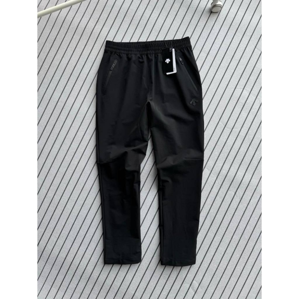 【玩衣櫥】DESCENTE 透氣防潑水運動長褲 黑色 灰色＊M~3XL。50993C-細節圖6