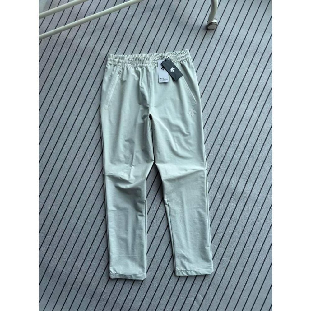 【玩衣櫥】DESCENTE 透氣防潑水運動長褲 黑色 灰色＊M~3XL。50993C-細節圖7