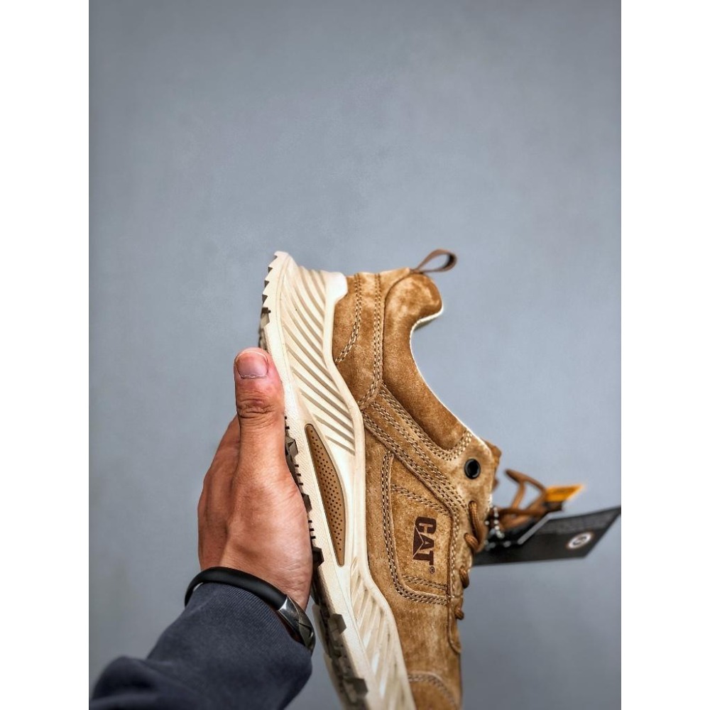 【玩衣櫥】CAT Tramp Hike Low 休閒男鞋 卡其色＊EU39~44。50968D-細節圖3