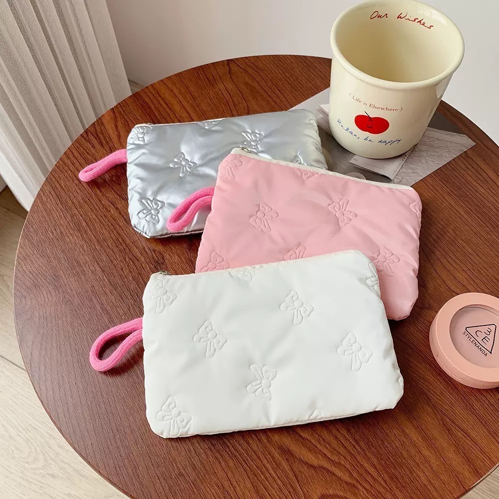 現貨速出🚚『收納包/手提袋』⋯ 亮面壓紋手拿包 化妝包 小物袋 15.5x10cm-細節圖3