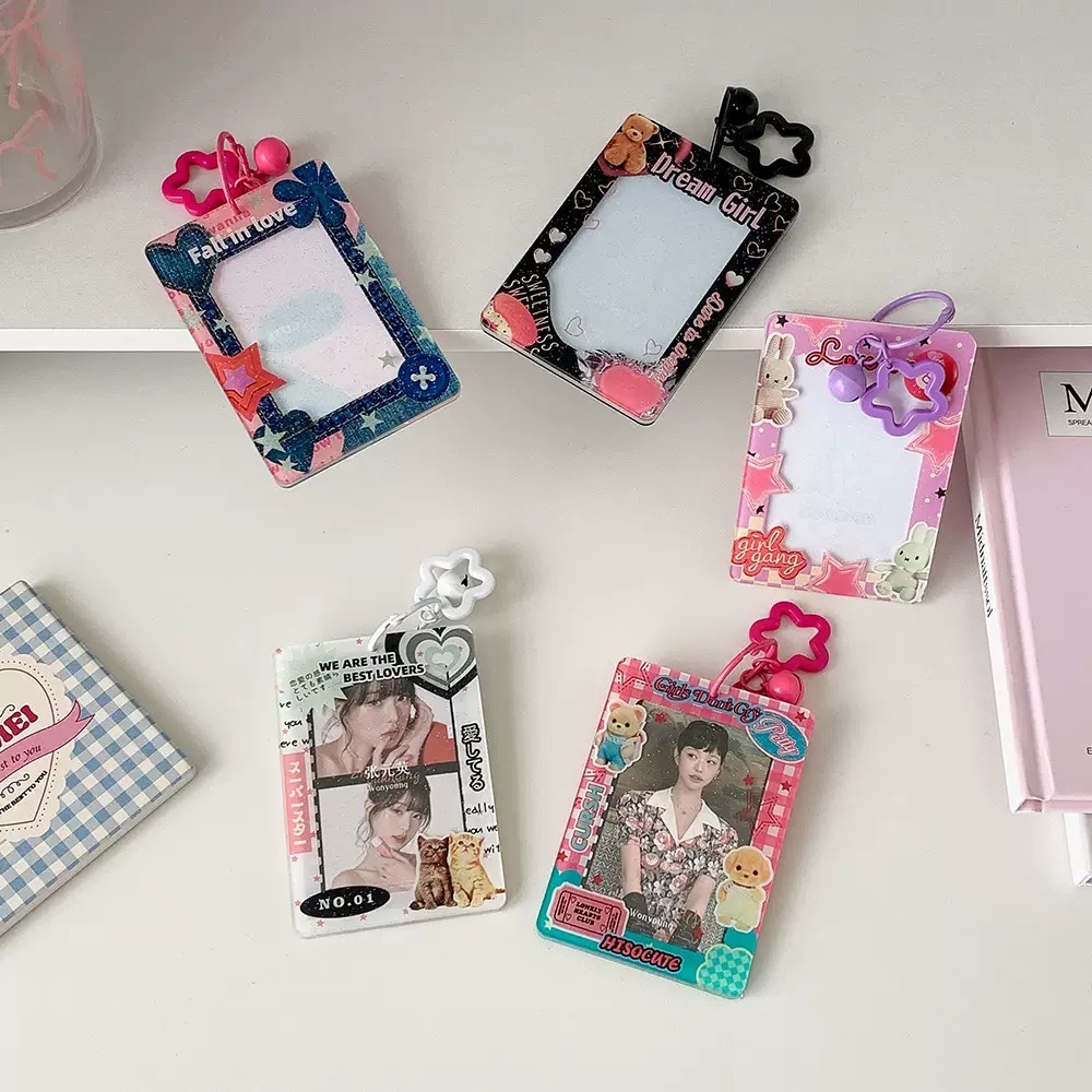 現貨速出🚚『壓克力卡套』⋯ Ins插圖雜誌風 壓克力卡套（含梅花扣）-細節圖2