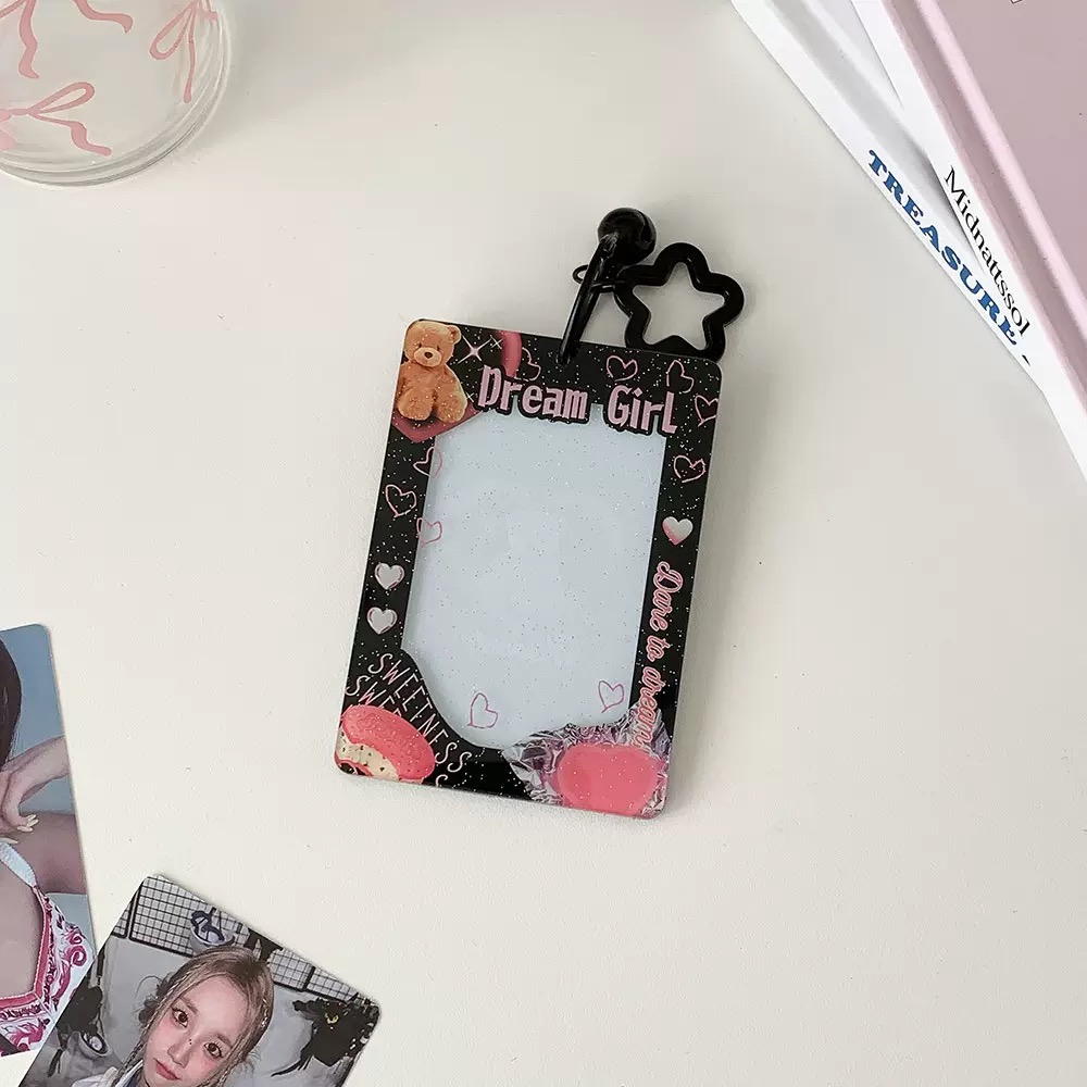 現貨速出🚚『壓克力卡套』⋯ Ins插圖雜誌風 壓克力卡套（含梅花扣）-規格圖3