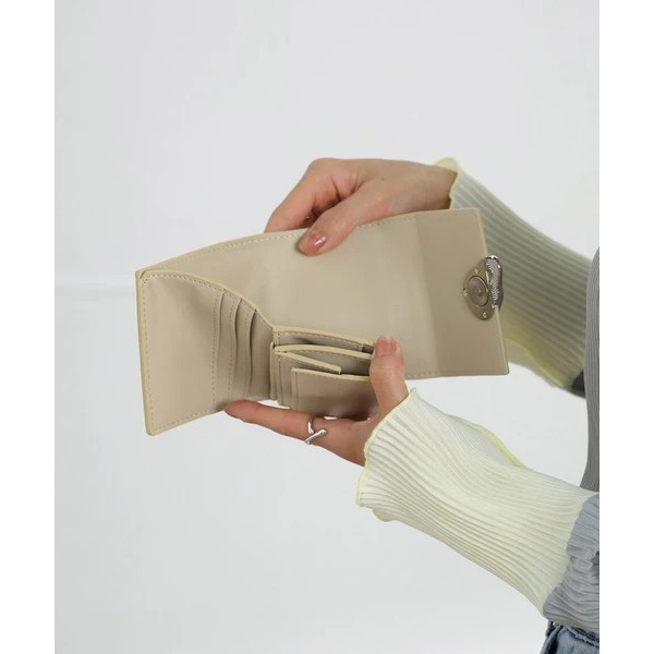 秋月堂 黑色現貨+預購 日本ALTROSE復古設計三折錢包 短夾 3色 日本🇯🇵直送-細節圖4