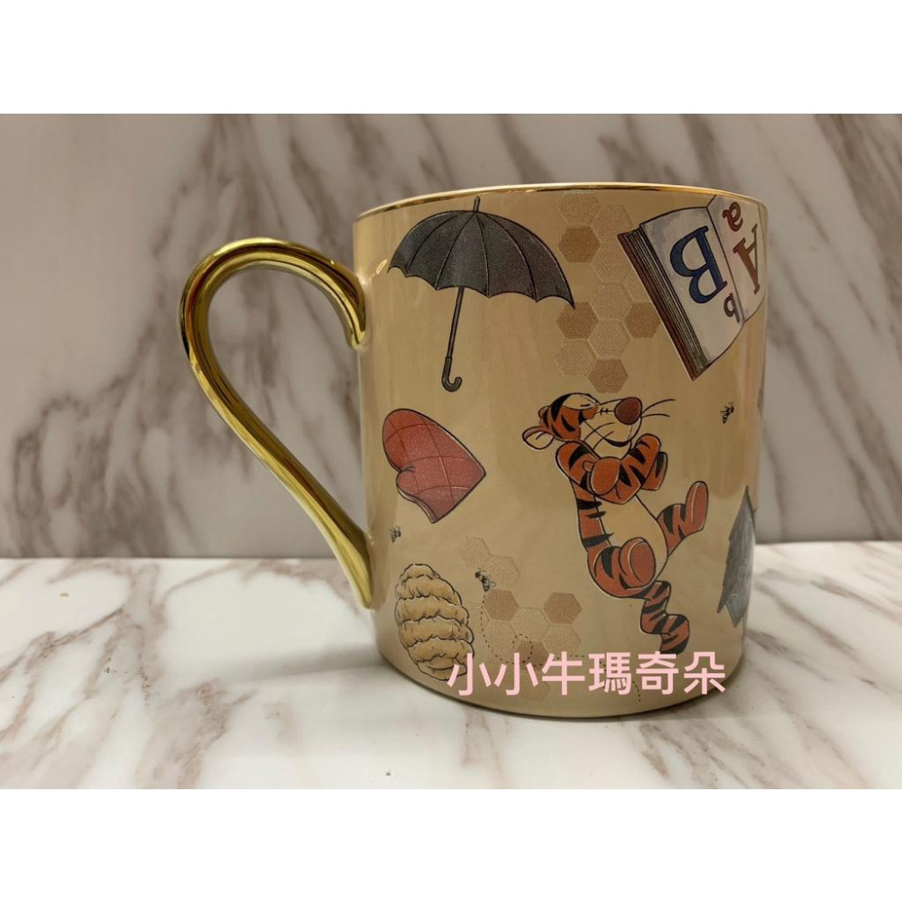 ~小小年瑪奇朵～日本東京迪士尼 DISNEY Holiday Gift小熊維尼馬克杯 陶瓷盤-細節圖3