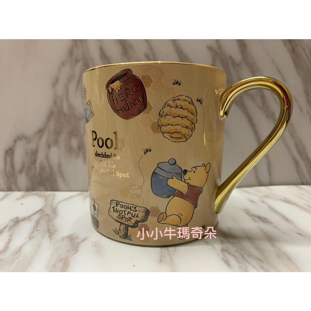 ~小小年瑪奇朵～日本東京迪士尼 DISNEY Holiday Gift小熊維尼馬克杯 陶瓷盤-細節圖5