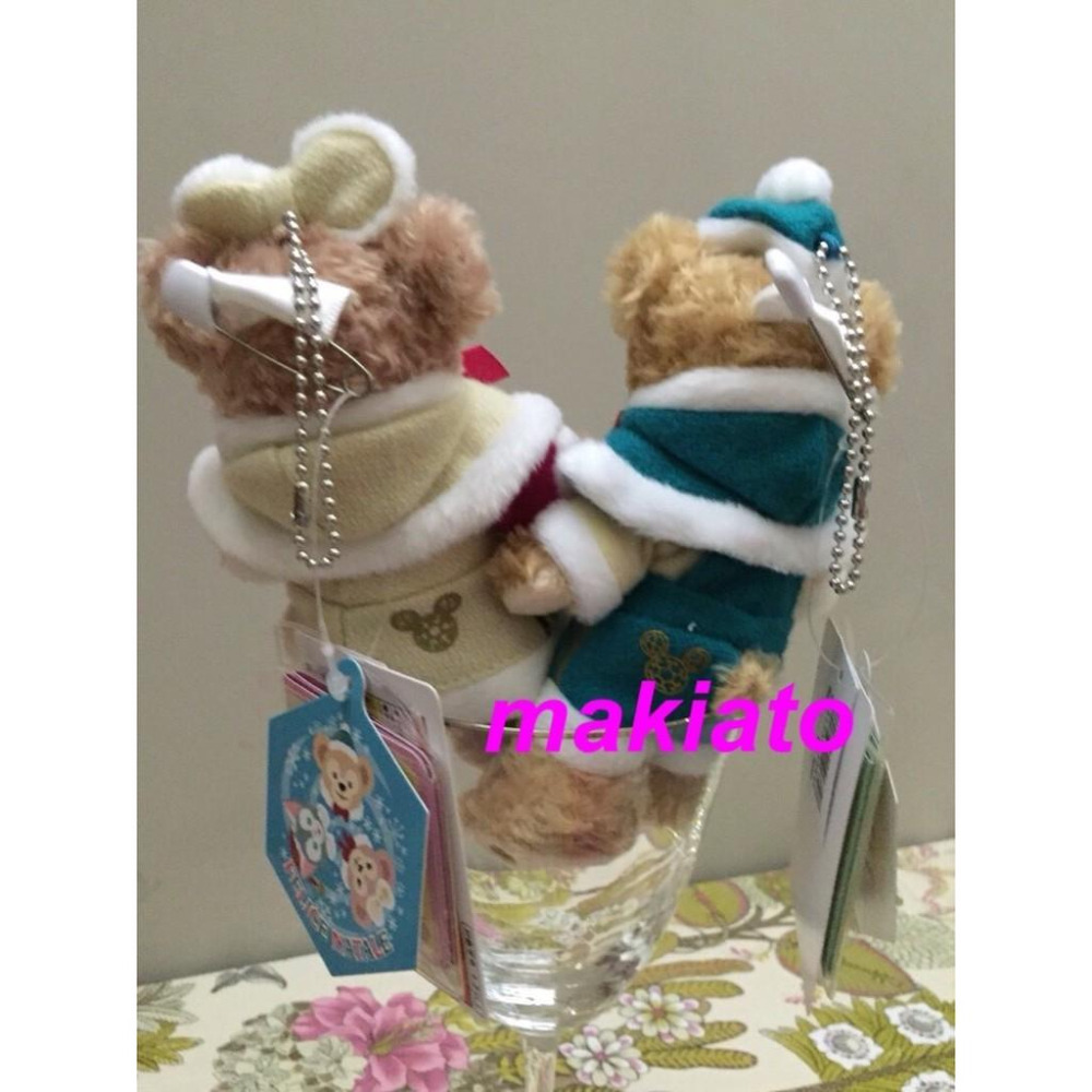 ~小小牛瑪奇朵~2014日本東京海洋迪士尼達菲Duffy雪莉玫 ShellieMay聖誕節造型斗蓬款限定款站姿/坐姿吊飾-細節圖4