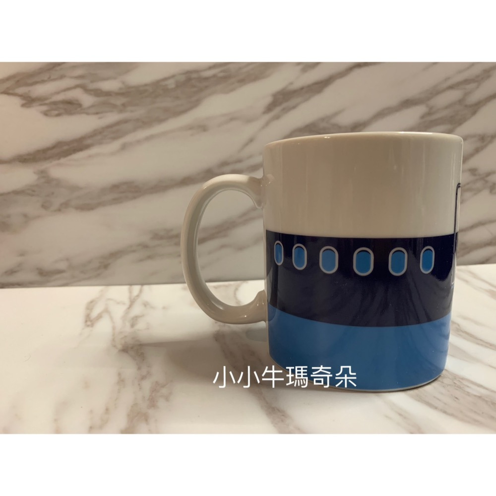 ~小小牛瑪奇朵~ANA日本全日空航空機窗造型陶瓷馬克杯-細節圖2