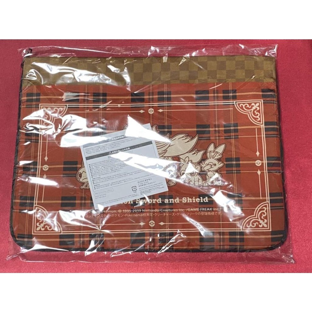 現貨《玩具魔王》寶可夢中心 限定 劍盾 筆電保護套 蒼響 藏瑪然特 平板包 筆電包 防震包 保護袋 抽選 特典-細節圖7