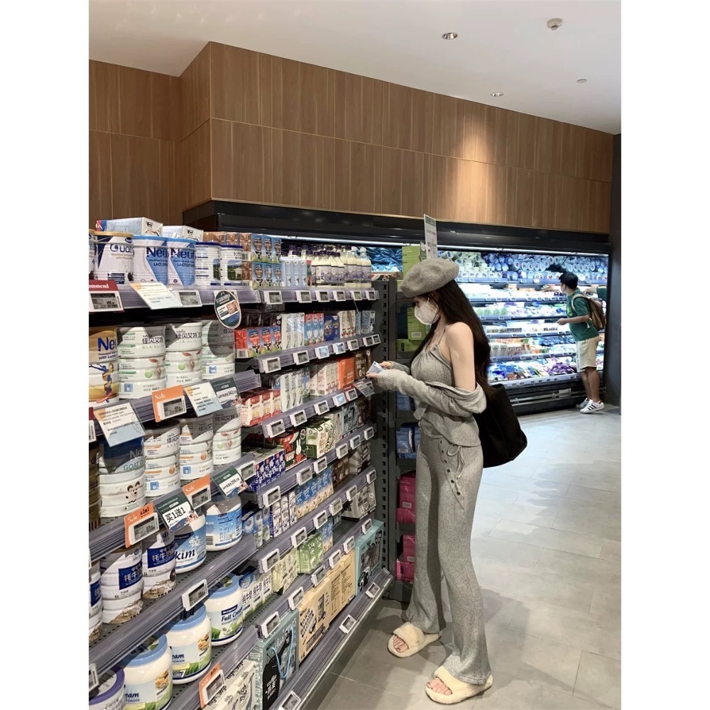 LOVEYAN➰ 灰色坑條針織套裝褲女秋季吊帶開衫兩件套休閒時尚闊腿長褲三件套-細節圖3