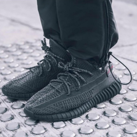 韓國直達-Adidas YEEZY BOOST 350 V2 Black 黑天使 黑魂 男鞋 情侶鞋 FU9006-細節圖2