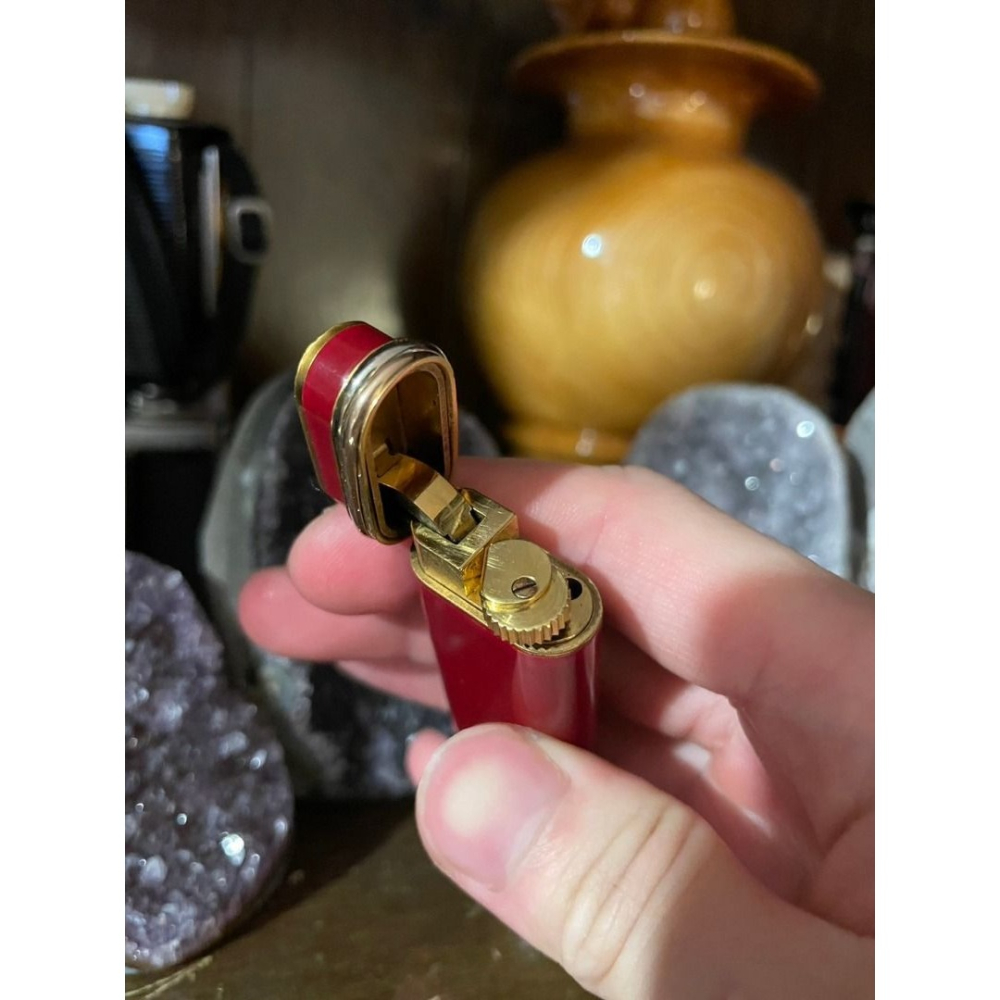 (法國名牌精品）CARTIER 卡蒂亞 黃銅 酒紅色 三環 K金 瓦斯打火機 （灌瓦斯非煤油）-細節圖3