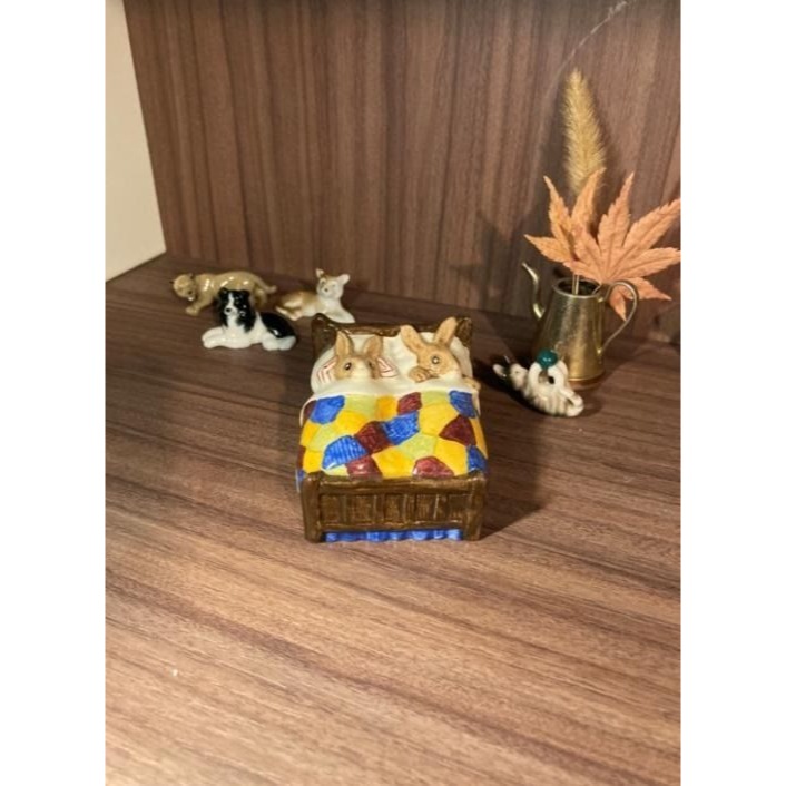 英國名瓷-Royal Doulton-睡覺小兔瓷偶-細節圖2