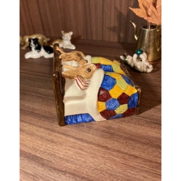英國名瓷-Royal Doulton-睡覺小兔瓷偶-細節圖3