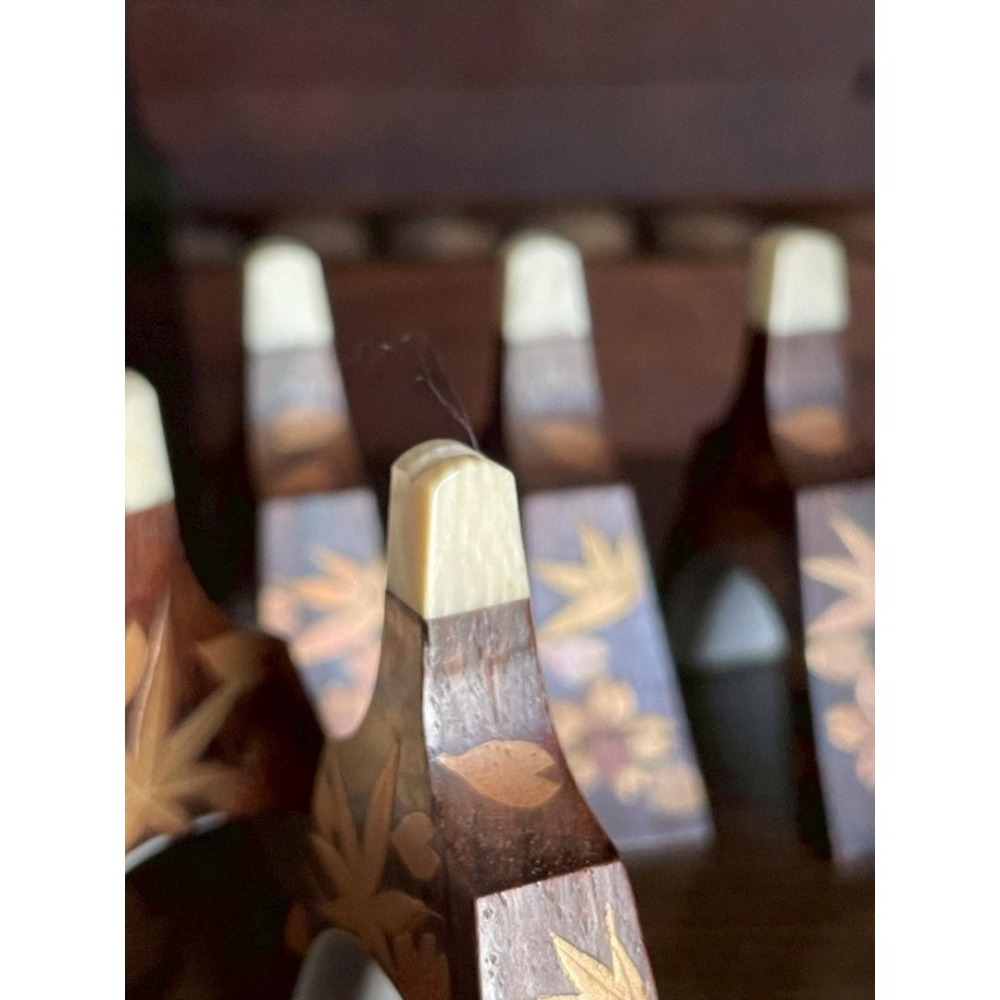 日本古箏用 輪島塗 最高級盛上紋琴柱盒 上緣牙製紅葉金蒔繪雁柱-細節圖8