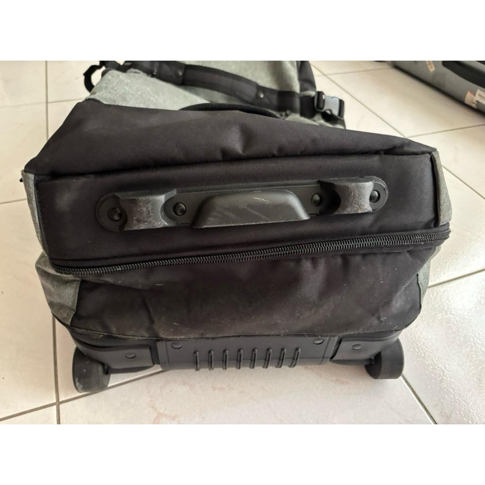 二手衝浪大牌Billabong28寸行李箱-細節圖4