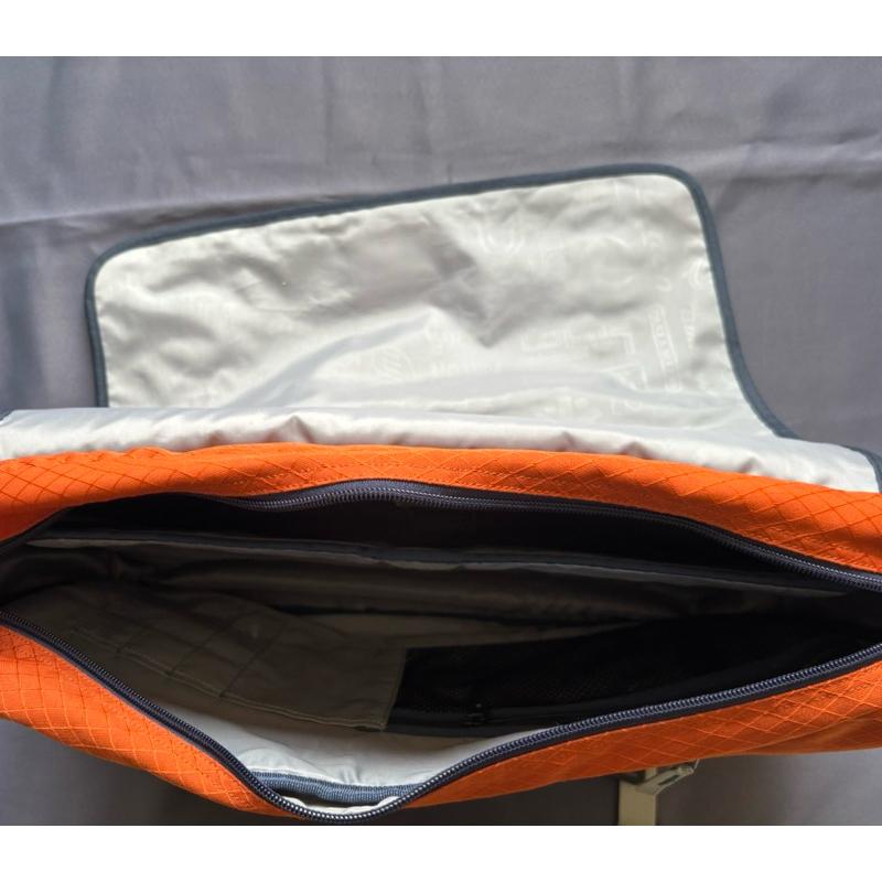 二手衝浪滑雪大牌Burton郵差包 20L-細節圖3