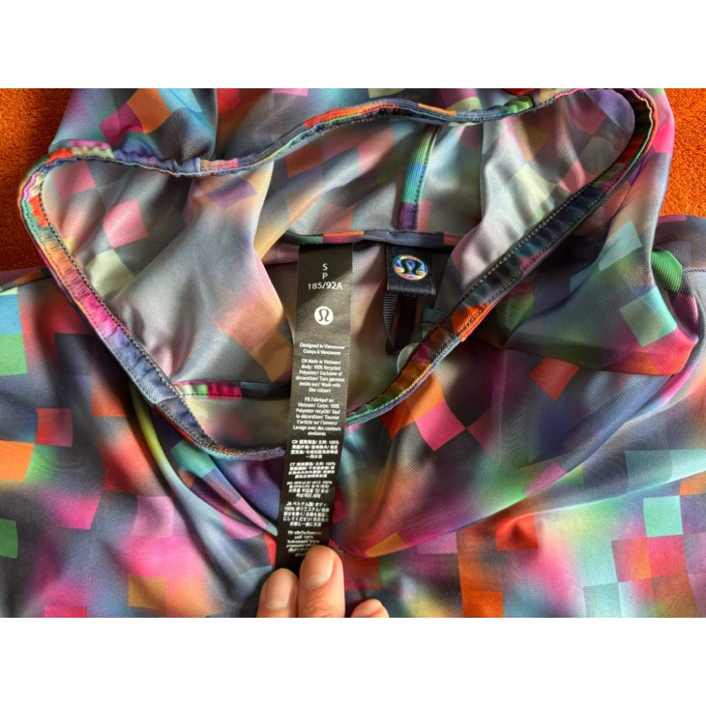 二手lululemon 網布套頭連帽上衣 Pride SZ S女生可穿LM3FLYS-細節圖8