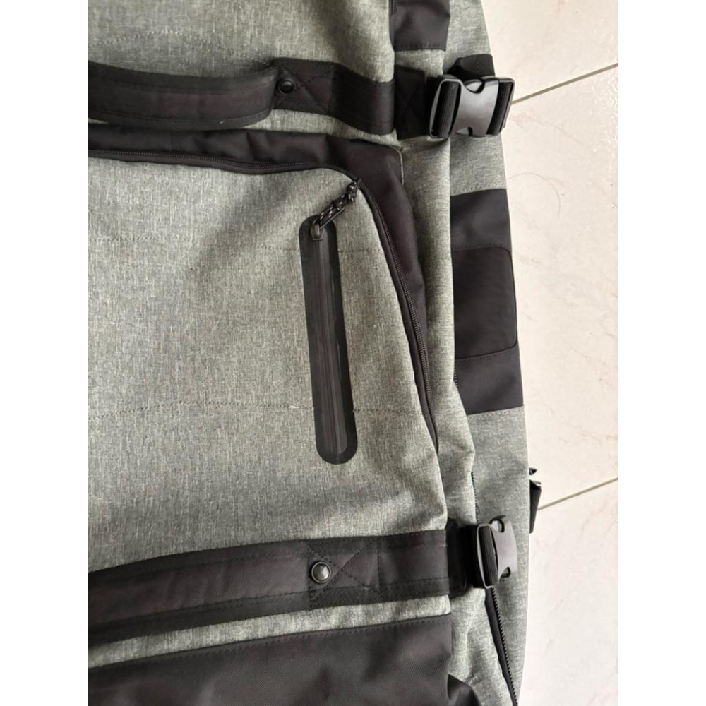 二手衝浪大牌Billabong28寸行李箱-細節圖2