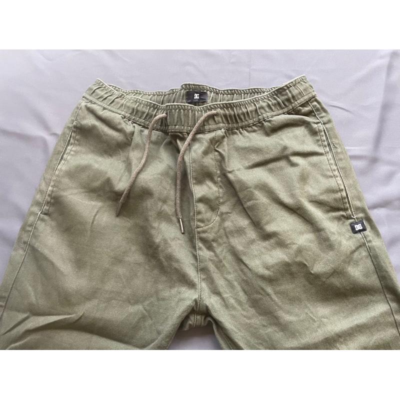 二手紐西蘭購回滑板大牌DC軍綠色縮口褲  SZ S-細節圖2